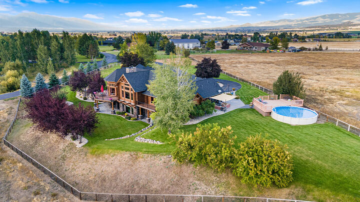 Property Photo: 524 Arrow Hill Drive MT 59840