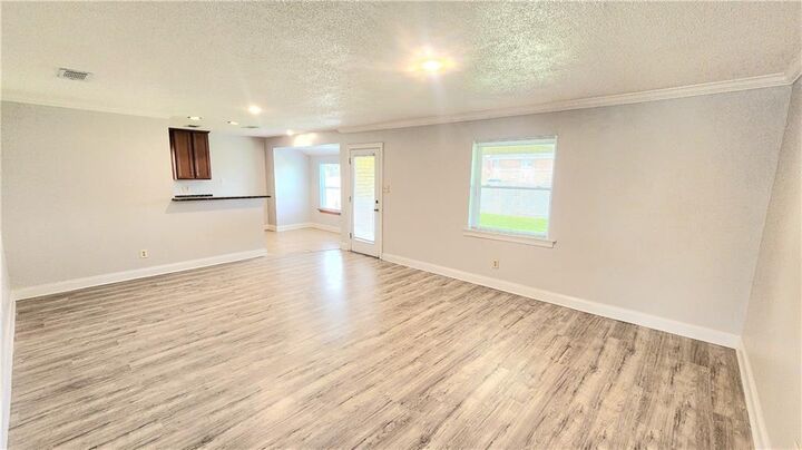 Property Photo: 2214 N Friendship Drive LA 70058