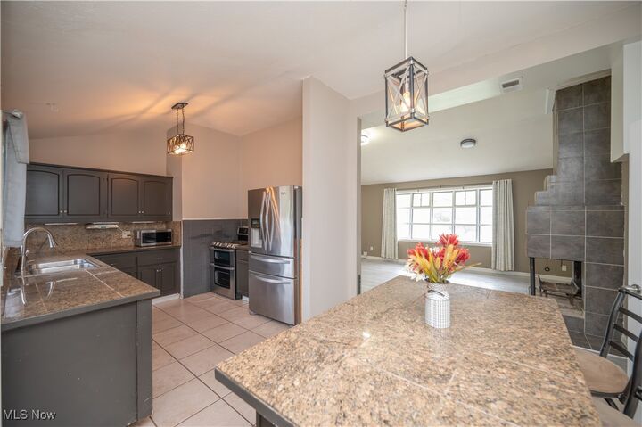 Property Photo: 2430 Redgate Lane OH 44511