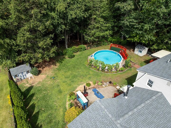 Property Photo:  30 Beebe Lane  NH 03054 