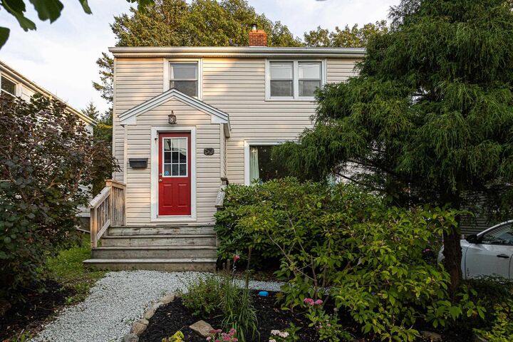 53 Milverton Road  Dartmouth NS B2Y 0A8 photo