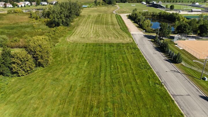 Property Photo:  1801 Pryor Avenue N  MN 55336 