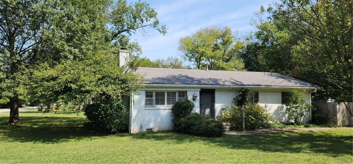 111 E Helena  Siloam Springs AR 72761 photo