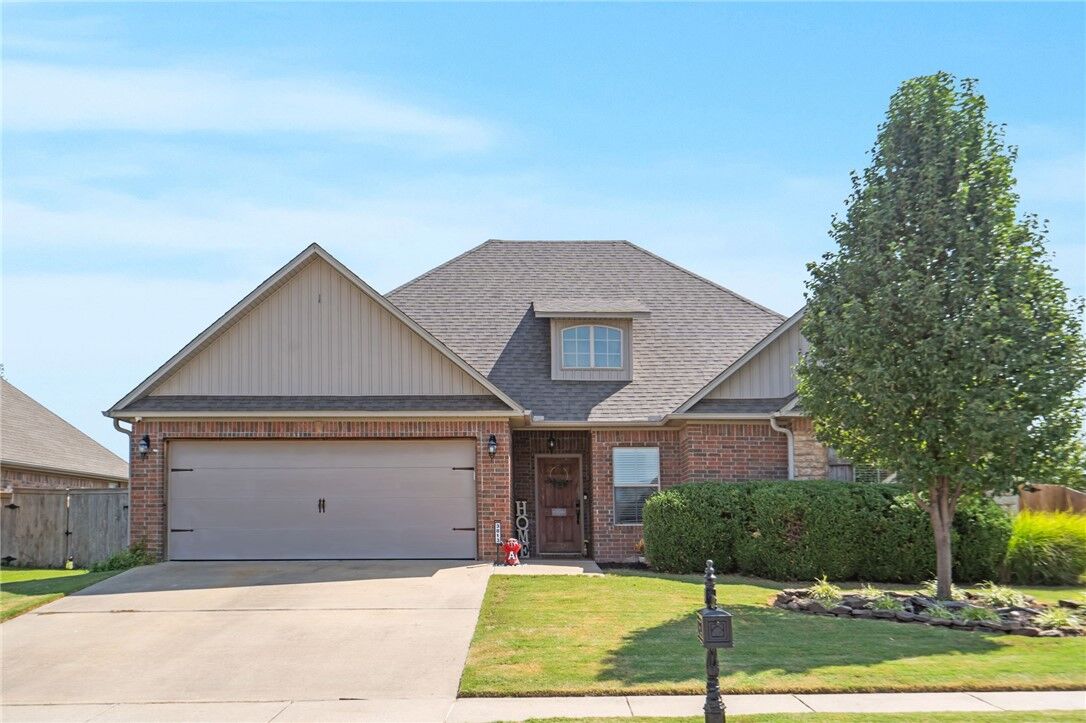 Property Photo: 3813 N 3rd Street AR 72756