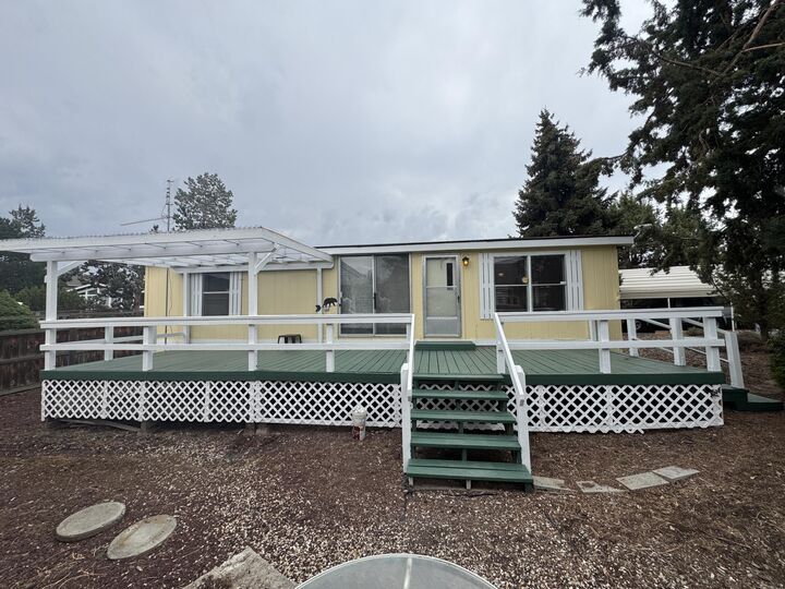 Property Photo:  2633 SW Obsidian Avenue 100  OR 97756