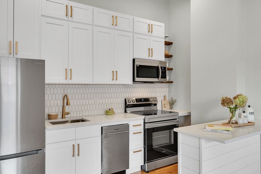 Property Photo:  9 Appleton St 408  MA 02116 