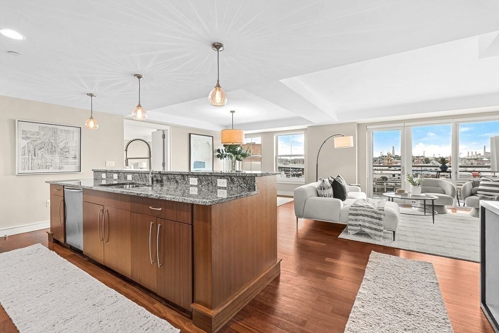 Property Photo:  3 Battery Wharf 3309  MA 02109 