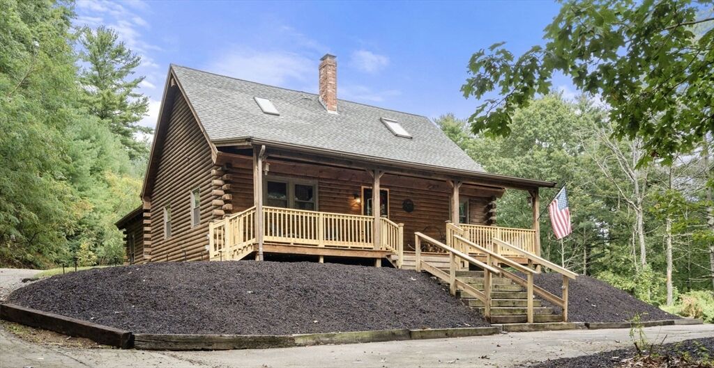 Property Photo:  198 Plympton St  MA 02346 