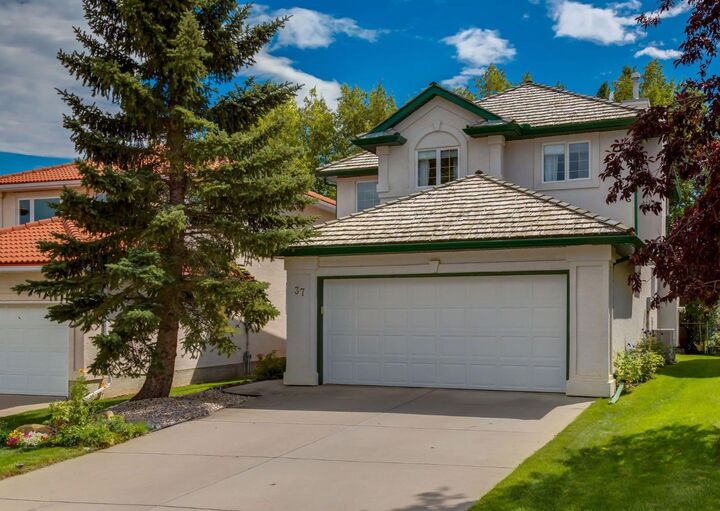 37 Hampstead Gardens NW  Calgary AB T3A 5Y4 photo