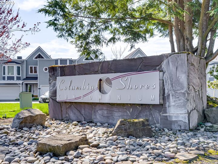 Property Photo:  520 SE Columbia River Dr 120  WA 98661 