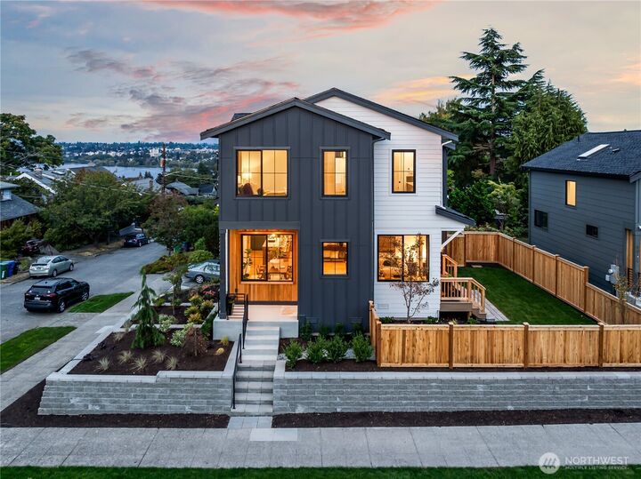 Property Photo: 6016 Evanston Avenue N WA 98103