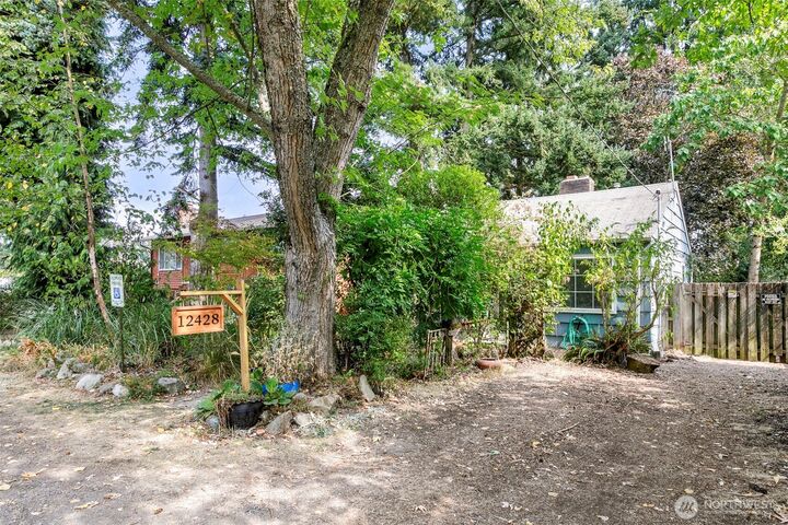 12428  12th Avenue S  Burien WA 98168 photo