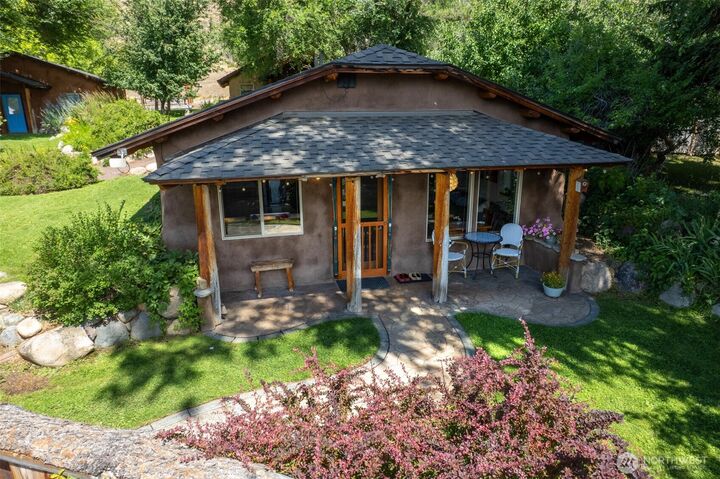 Property Photo:  816  Castle Avenue  WA 98862 