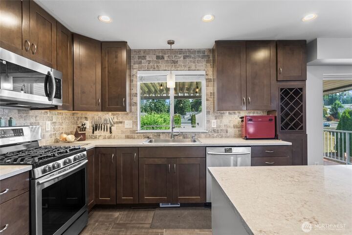 Property Photo:  12815  120th Avenue E  WA 98374 