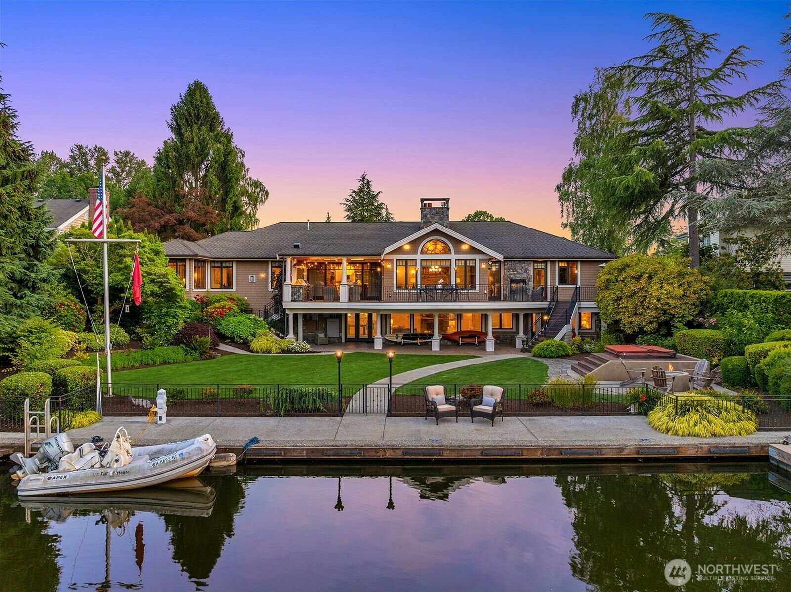 Property Photo:  67  Cascade Key  WA 98006 