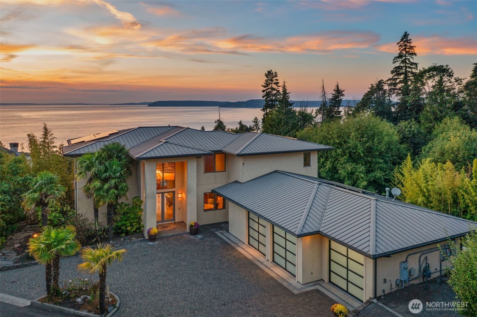 Property Photo:  7212  164th Street SW  WA 98026 