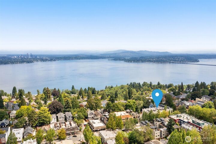 Property Photo: 3404 E Spring Street WA 98122