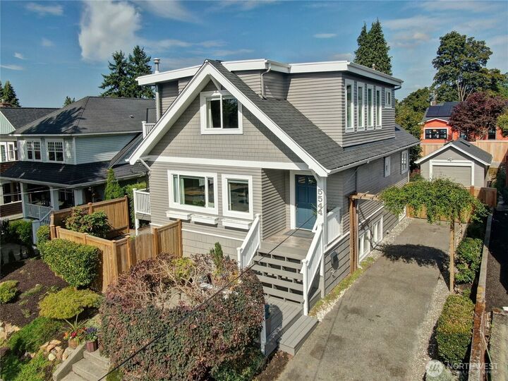 Property Photo: 5544 Kenwood Place N WA 98103