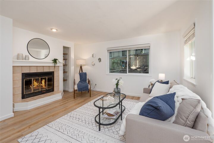 Property Photo: 8720 Phinney Avenue N 14 WA 98103