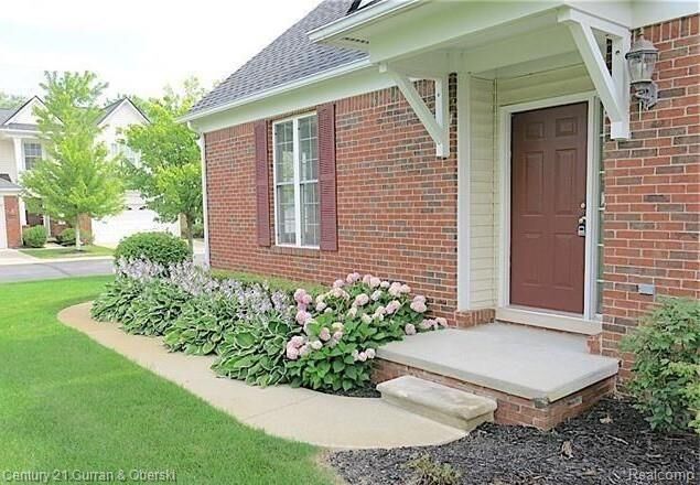 Property Photo:  29275 Weston Drive  MI 48377 