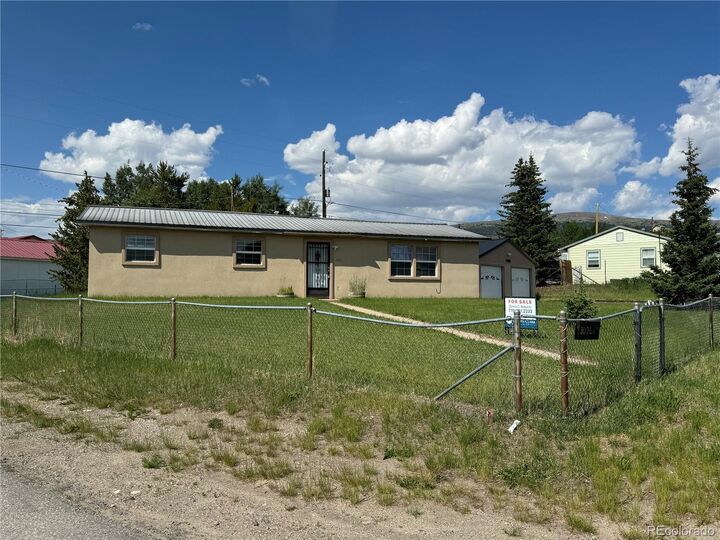 Property Photo:  300 E 6th Street  CO 80461 