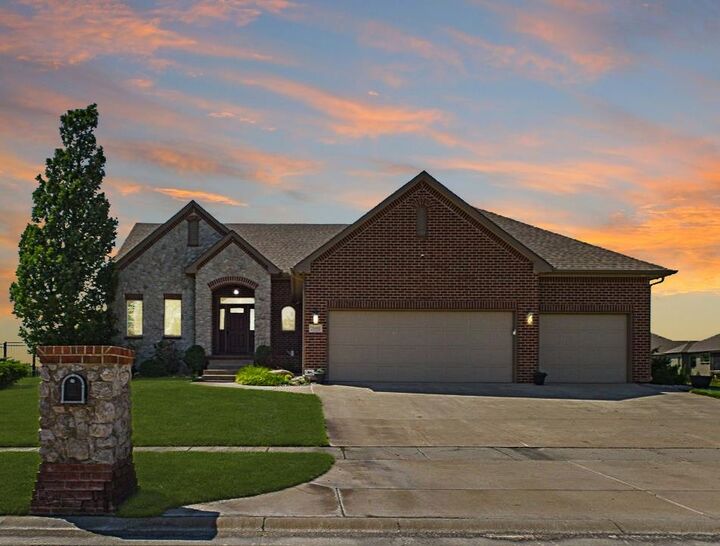 2693 N Bayside St  Wichita KS 67205 photo