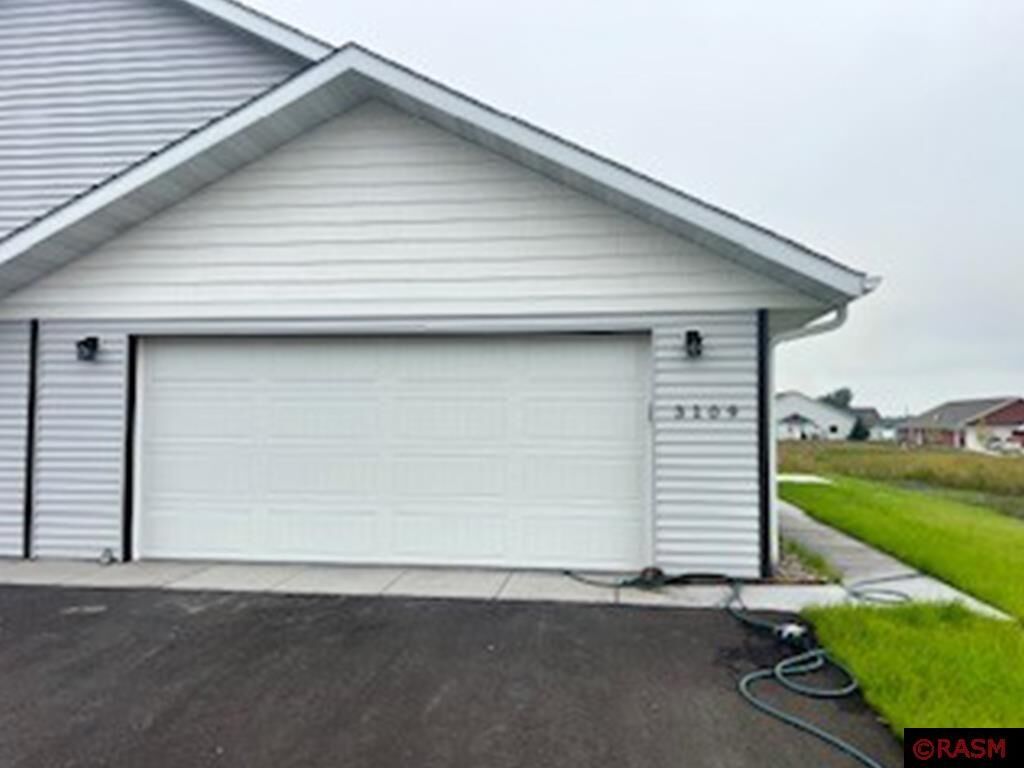 Property Photo:  3109 Scotch Lane  MN 56001 