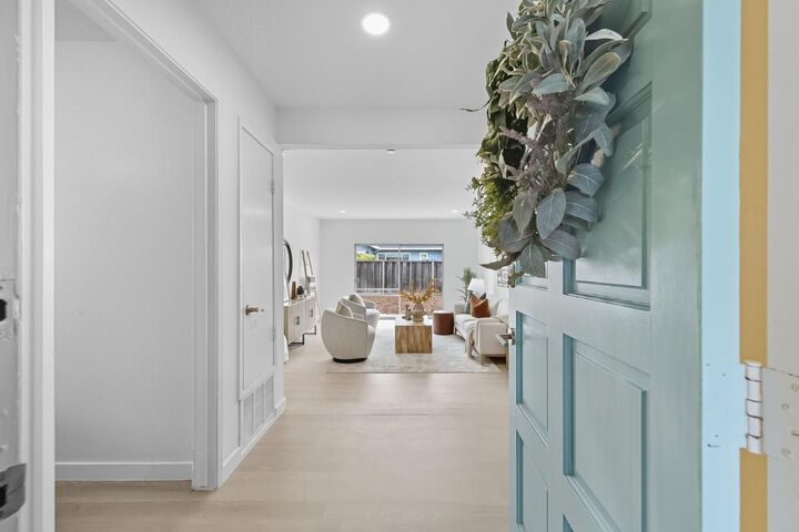 Property Photo:  1100 Bounty Drive  CA 94404 