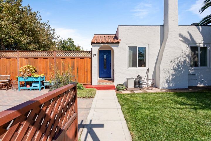 Property Photo:  29 Buena Vista Street  CA 93901 