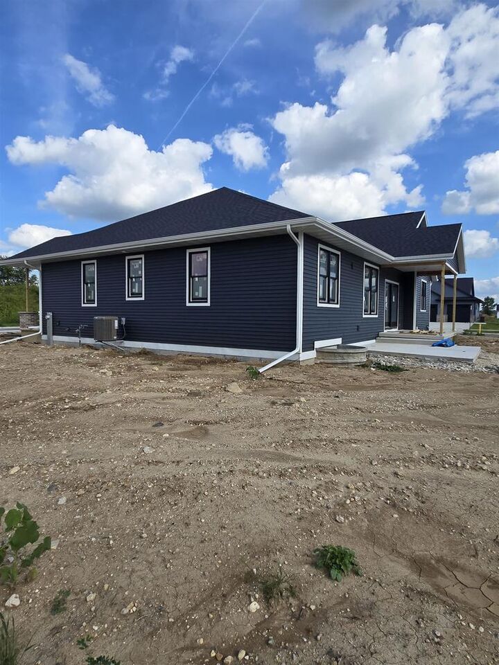 Property Photo:  5403 Samuel Drive  WI 53563 