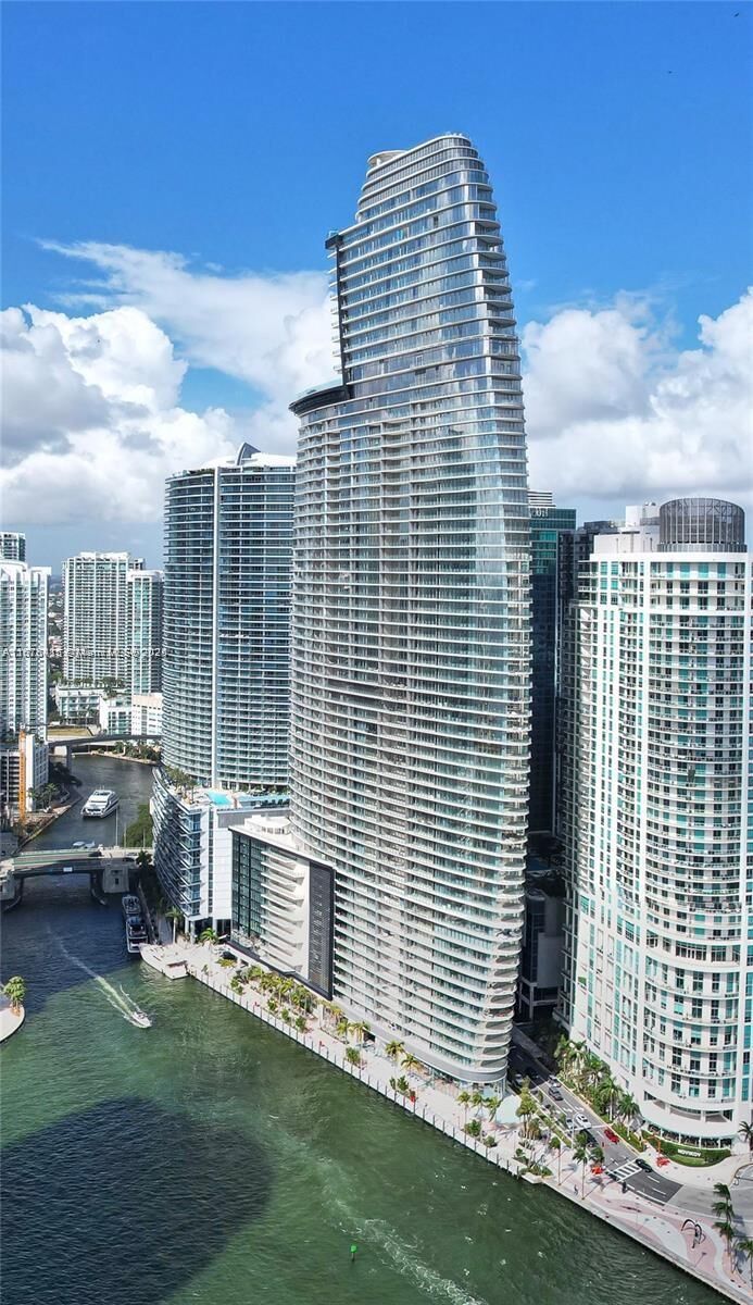 Property Photo:  300 Biscayne Blvd Way 2308  FL 33131 