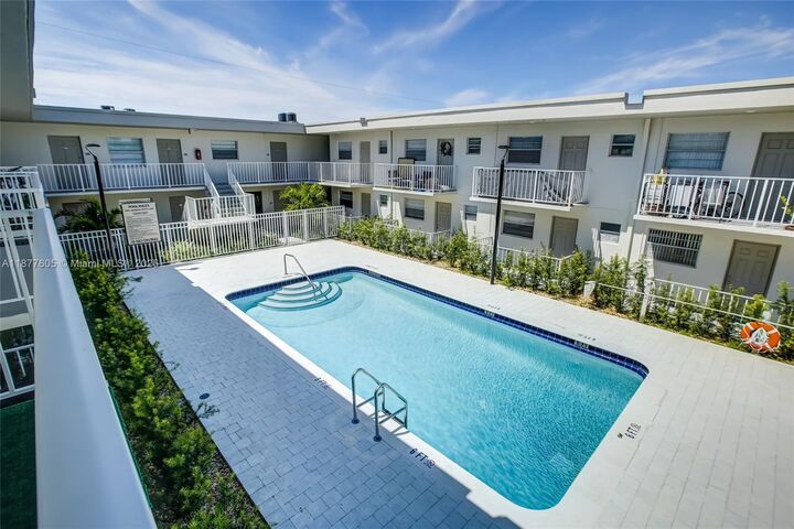 Property Photo:  1720 Cleveland St 209E  FL 33020 