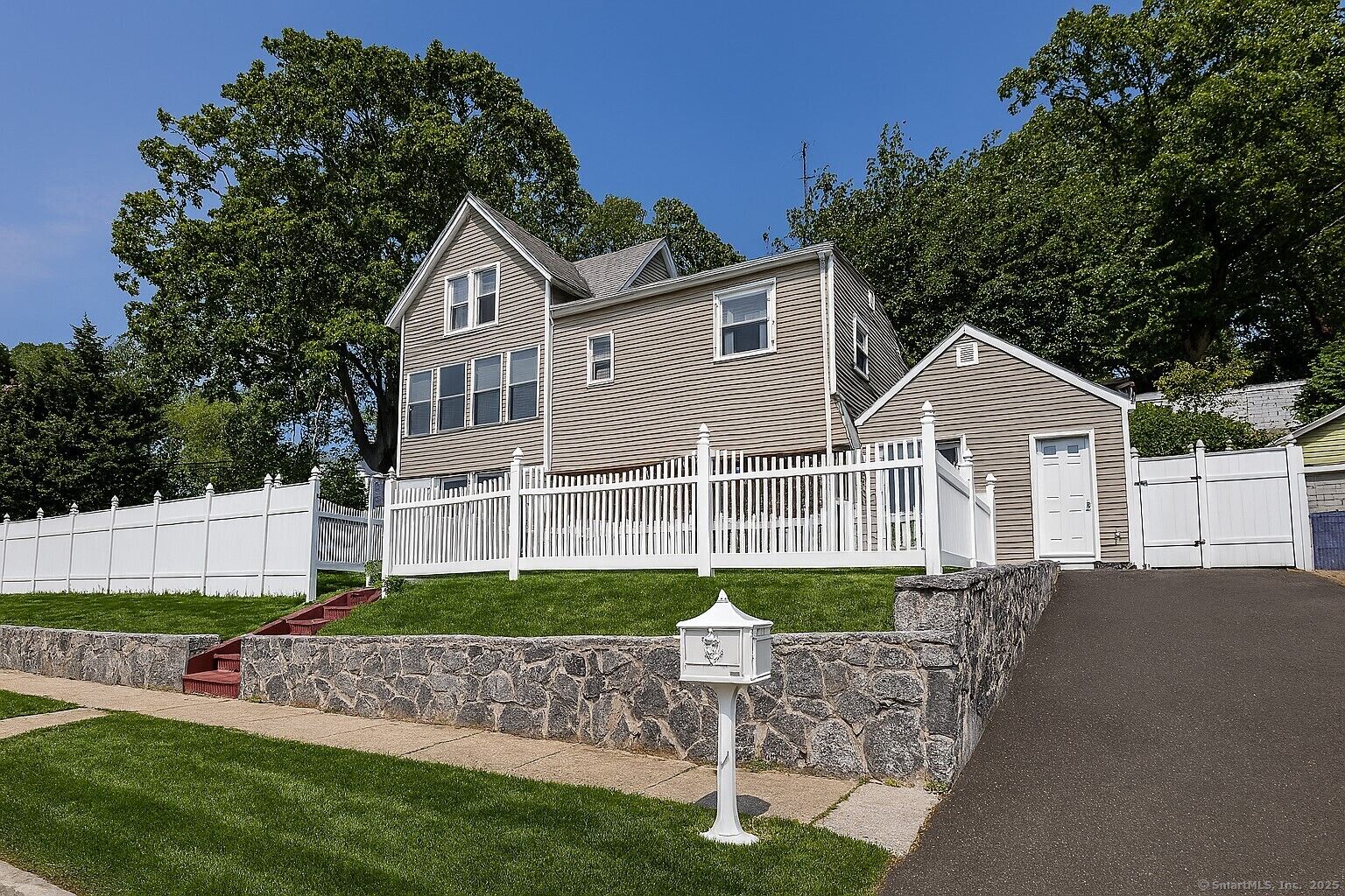 Property Photo:  90 2nd Street  CT 06825 