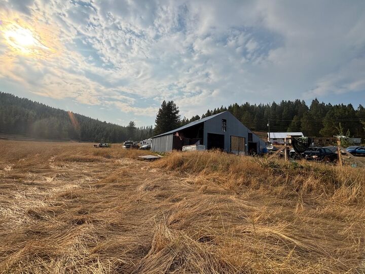 Property Photo: 4670 Springdale-Hunters Rd WA 99173