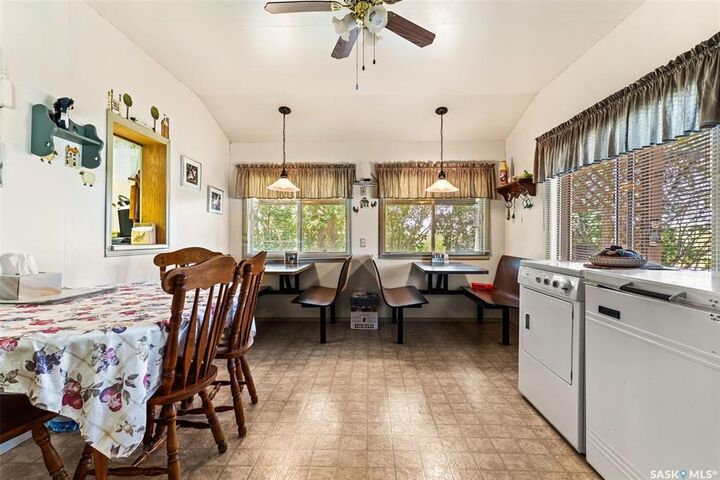 Property Photo:  101 6th Street  SK S0G 4R0 