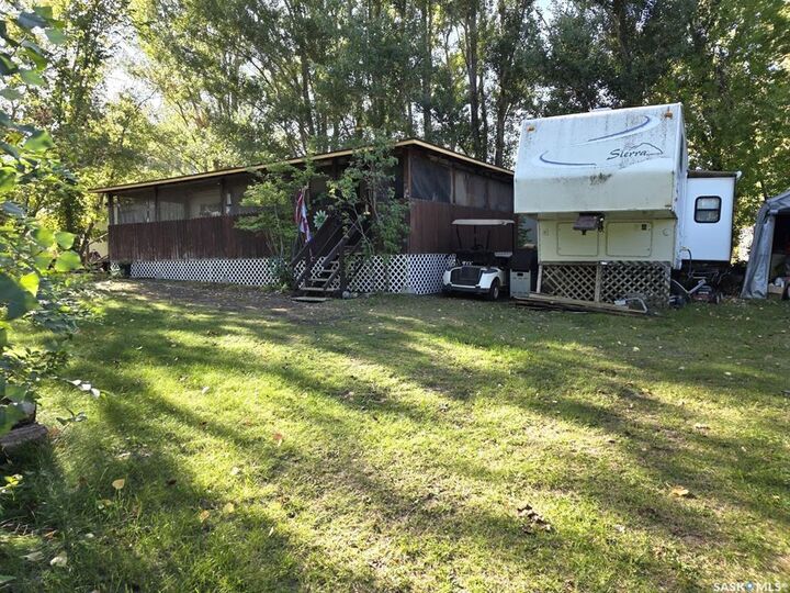 Property Photo: 414 Zealandia Avenue SK S0L 0G0