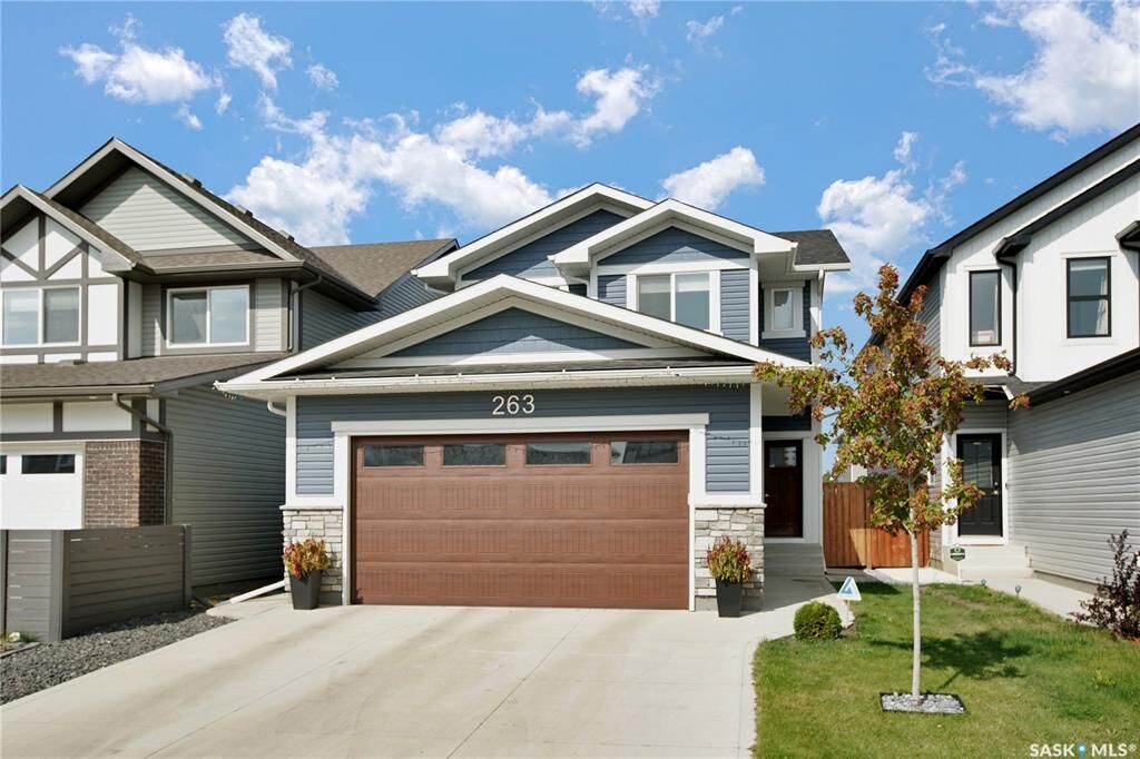 Property Photo:  263 Skopik Crescent  SK S7V 0V6 