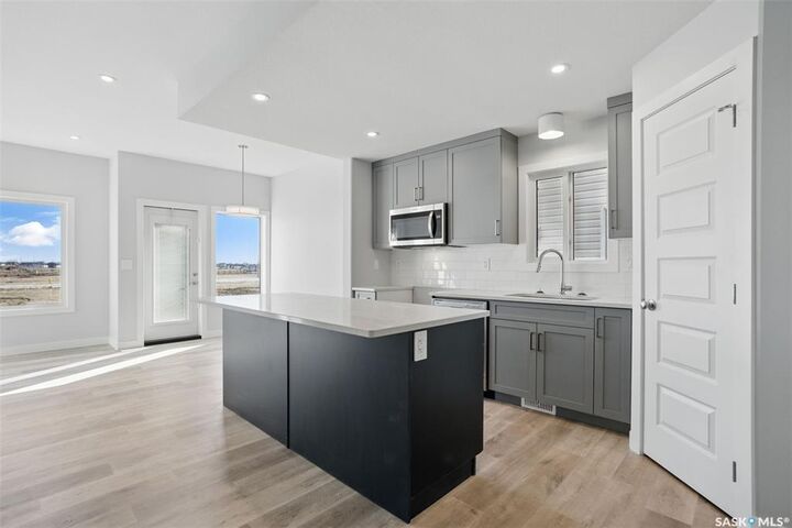 Property Photo:  230 Antonini Court  SK S7L 7P3 
