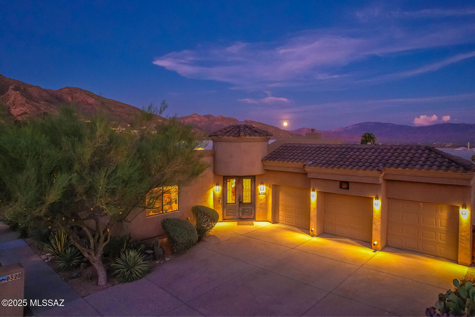 Property Photo:  6520 N Calle De La Lluvia  AZ 85750 