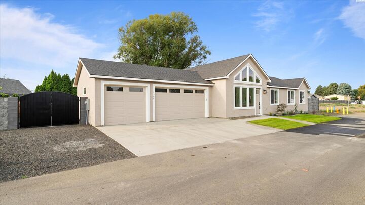 1304 Rd 42  Pasco WA 99301 photo