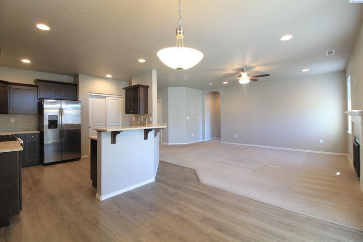 Property Photo:  3710 Whimbrel Lane  WA 99301 