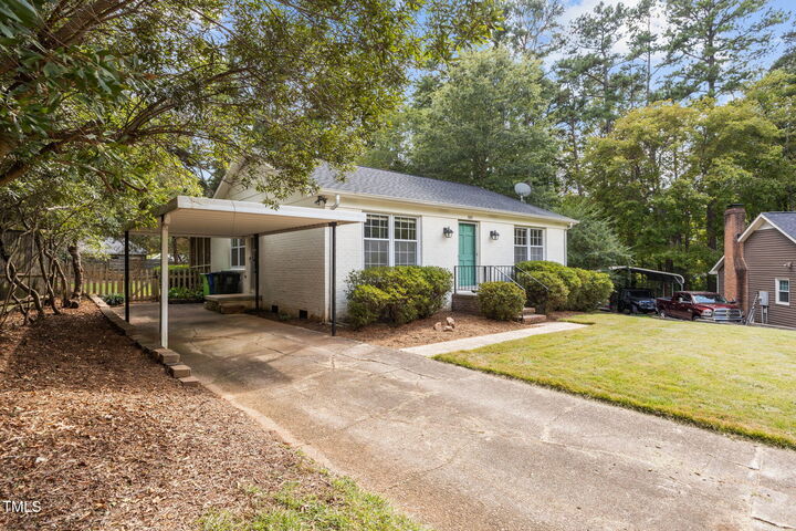 Property Photo:  1005 Woodhill Court  NC 27615 
