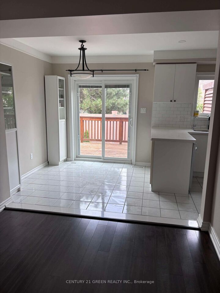 Property Photo:  5436 Byford Place Upper Portion  ON L4Z 3W9 