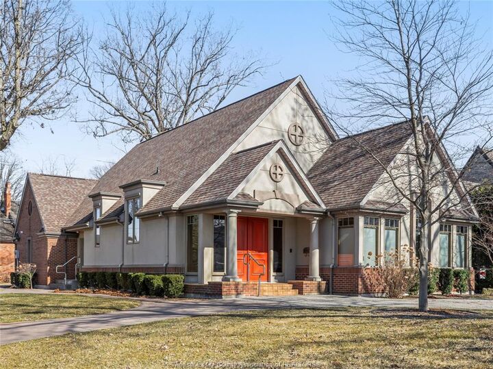 3404 Victoria Boulevard  Windsor ON N9E 3L2 photo