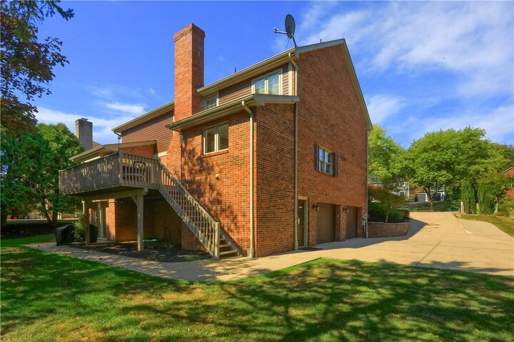 Property Photo: 514 Colony Ct PA 15044
