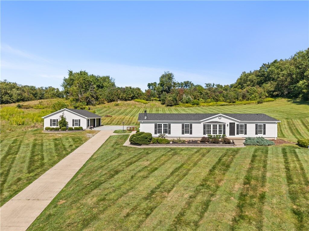 Property Photo: 2118 Spooky Hollow PA 15068