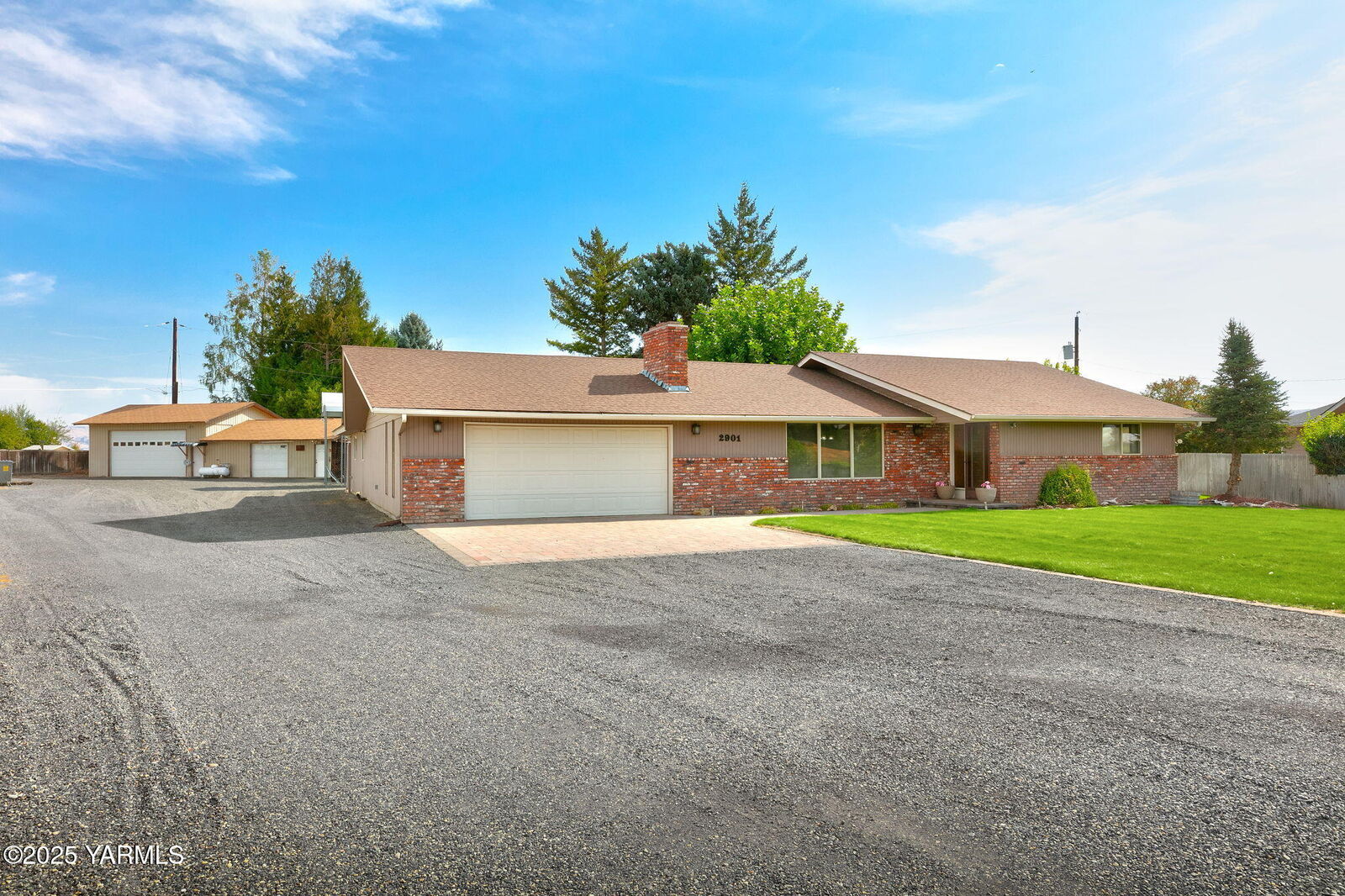 Property Photo: 2901 S 34th Ave WA 98903