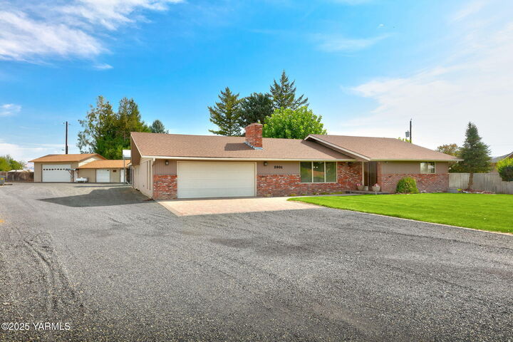2901 S 34th Ave  Yakima WA 98903 photo