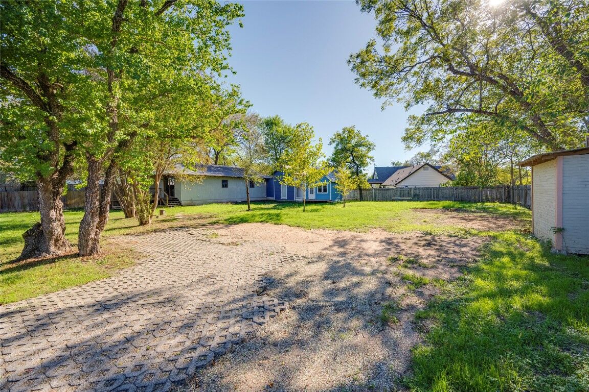 Property Photo: 2713 Sweeney Ln Lane TX 78723