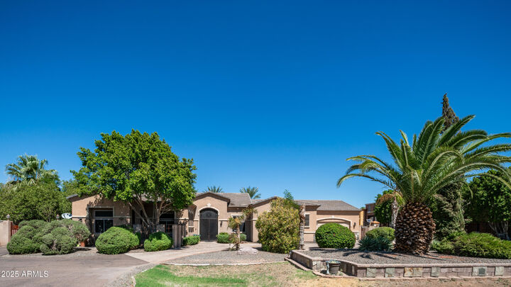 Property Photo:  5627 N 83rd Lane  AZ 85303 
